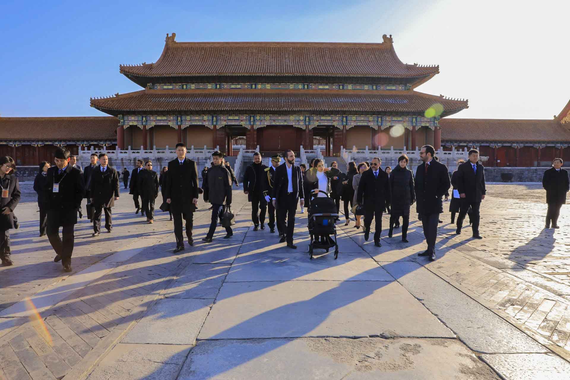 Los hermanos Nayib y Karim Bukele en una postal de la misión oficial a China, en diciembre de 2019.